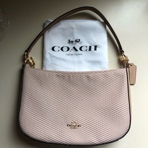 NWOT Coach purse. Great for spring into summer!